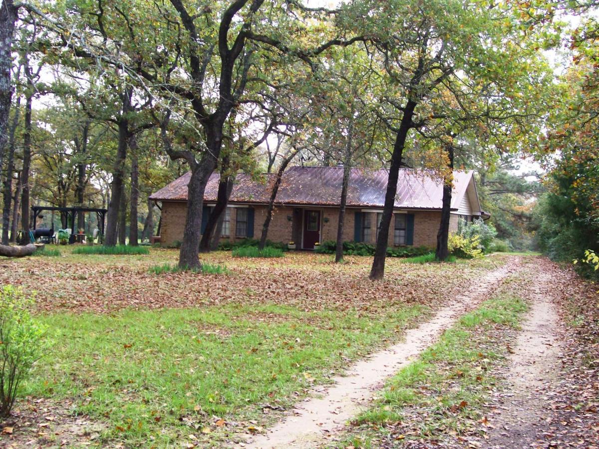 Kelumac Christmas Tree Farm B&B Bryan Exterior photo